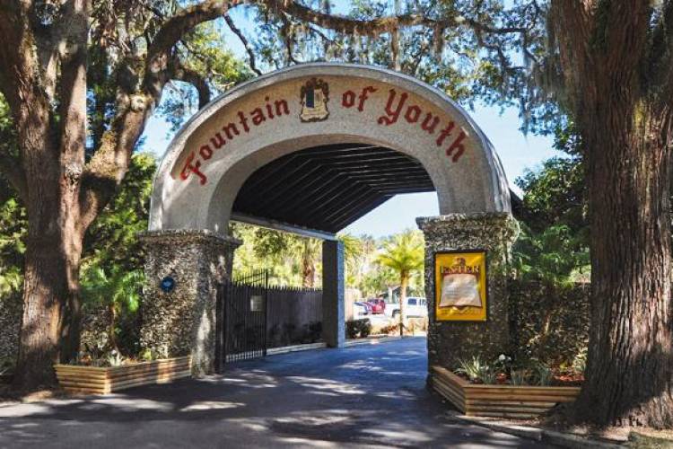 The sign to Ponce de Leons Fountain of Youth